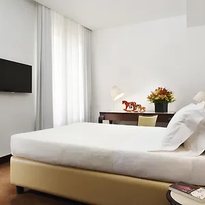 Castello Luxury , Milano Italia